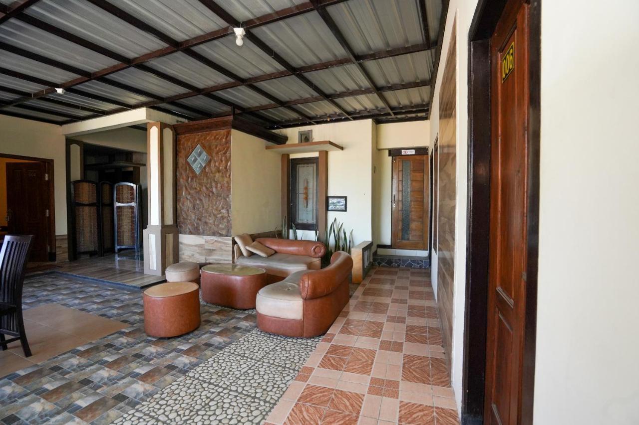 Oyo 1087 Homestay Potato House Bromo Exterior foto